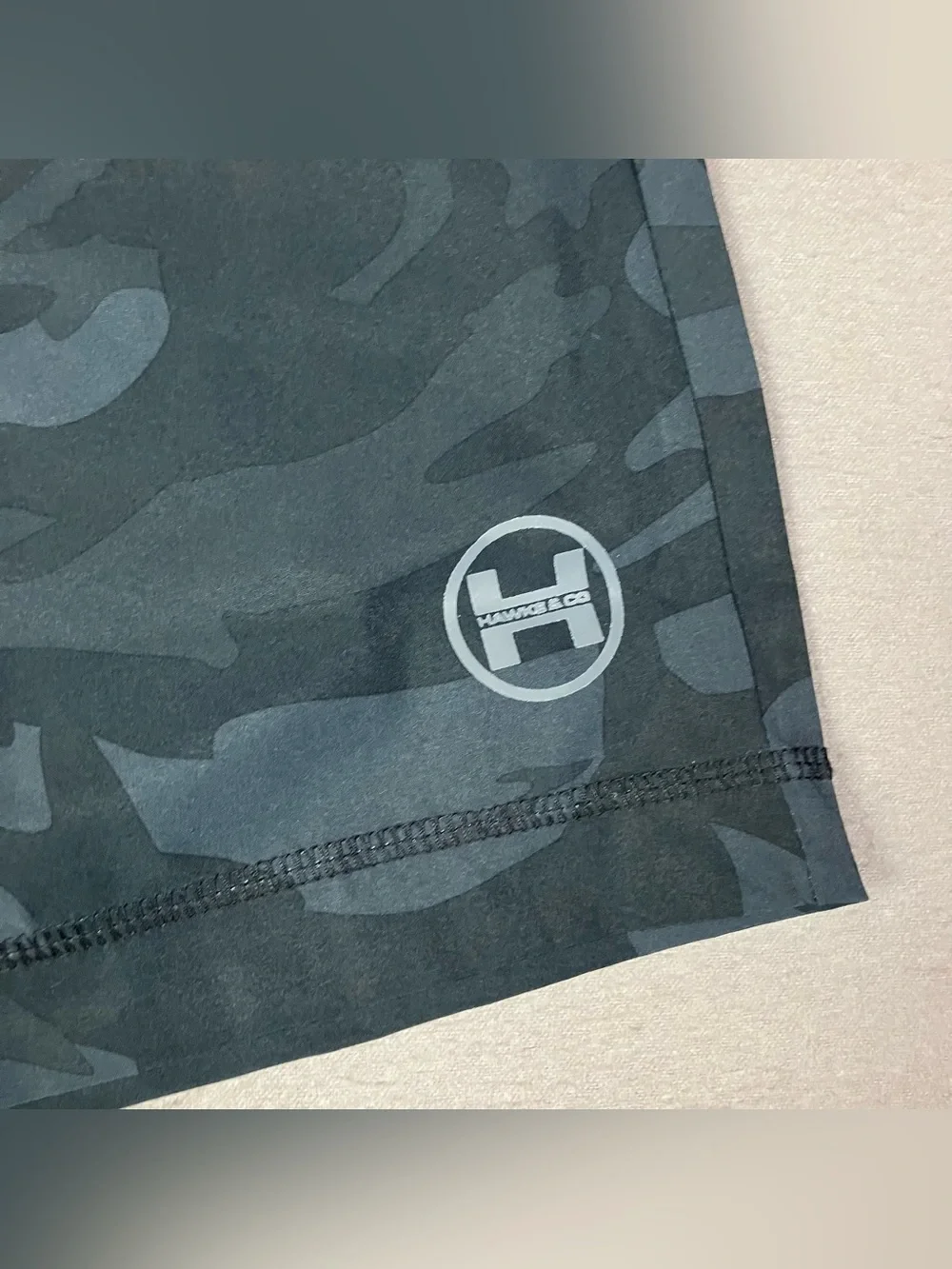 Hawke & Co. Men’s Size 30 Stretch Hybrid Performance Shorts Black Camo NWT!